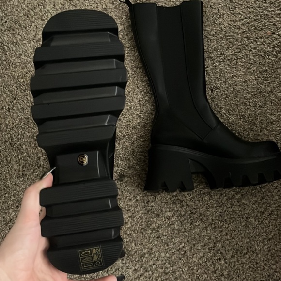 SOLD - Picture 2 of 4